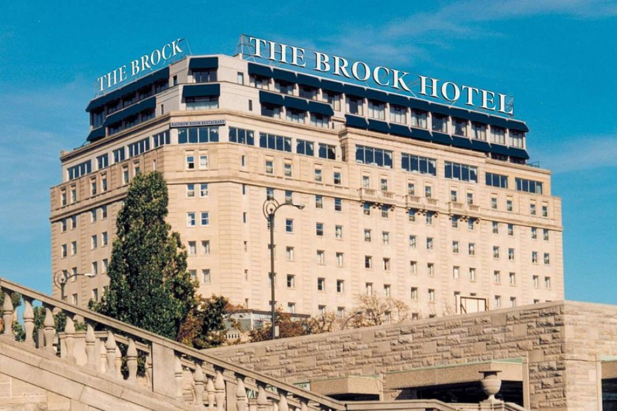 The Brock - Hotels in Niagara Falls