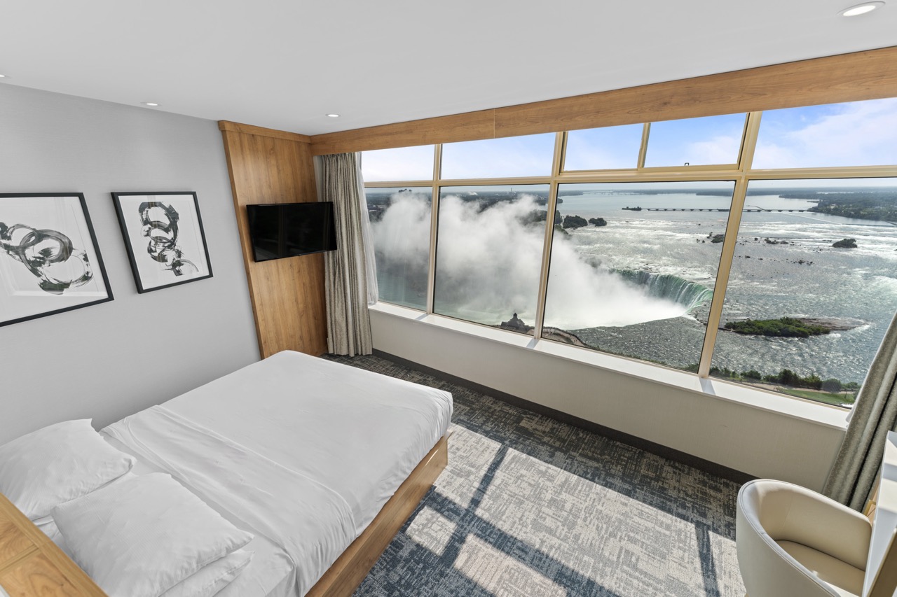 Romantic Fallsview hotel room at The Tower Hotel